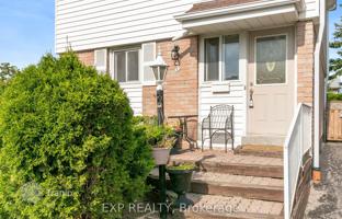 8-bedroom house in Etobicoke for C$1,185,000