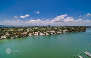 1-bedroom apartments in condo 86 m² in Miami Beach for $478,000