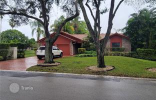 4-bedroom house 261 m² in Coral Springs for $699,000
