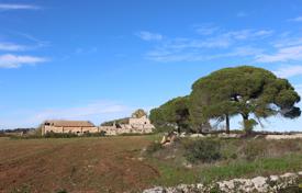 A historic area full of the charm of the Salento countryside for 1,300,000 €