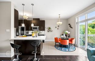 8-bedroom townhouse in Kingston Road for C$1,466,000