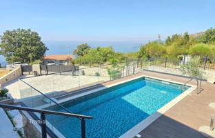 3-bedroom villa 249 m² in Budva city for 850,000 €