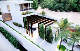 Luxury villas with private pool, 650m from the beach in La Zenia for 1,150,000 €