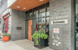4-bedroom apartment in Bathurst Street for C$927,000