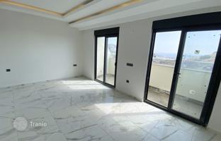 3-bedroom penthouse 245 m² in Kargicak for 23,600,000 TRY