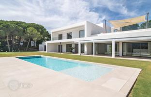 5-bedroom villa 1,075 m² in Sotogrande for 4,600,000 €