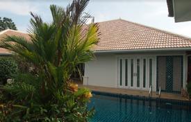 Luxury villa with 6 bedrooms in a status residential complex for 1,117,000 €