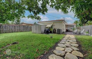 3-bedroom house 127 m² in North Miami Beach for $569,000