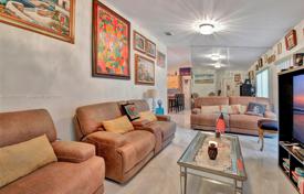 Townhome – West End, Miami, Florida,  USA for $580,000