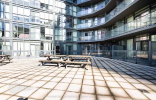 5-bedroom apartment in Fort York Boulevard for C$791,000