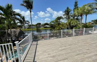 3-bedroom house 328 m² in West End for $850,000