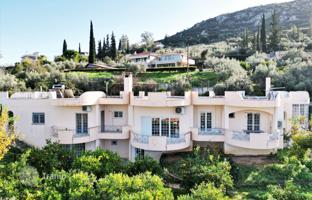 Two-level villa with a lush garden in Nafplio, Peloponnese, Greece for 475,000 €