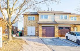 Terraced house – Scarborough, Toronto, Ontario,  Canada for C$992,000