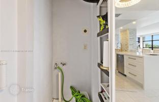 2-bedroom apartments in condo 133 m² in Hallandale Beach for $480,000