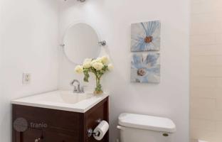 2-bedroom apartment in Old Toronto for C$878,000