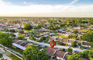 3-bedroom house 99 m² in West End for $470,000
