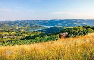 Land plot 100,258 m² in Buzet for 309,000 €