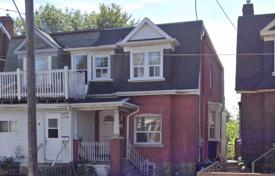 Terraced house – Gerrard Street East, Toronto, Ontario,  Canada for C$1,035,000