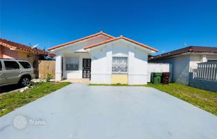 3-bedroom house 150 m² in Hialeah for $550,000