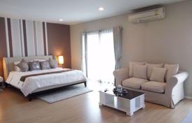 3 bed Condo in Renova Residence Chidlom Lumphini Sub District for $487,000