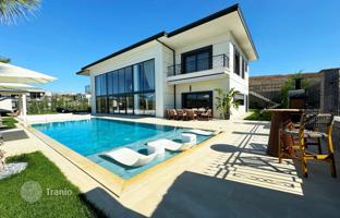 Villa 1,600 m² in Büyükçekmece for 126,882,000 TRY