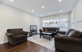 Terraced house – Dufferin Street, Toronto, Ontario,  Canada for C$1,078,000