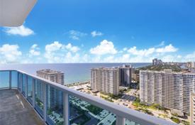 Comfortable apartment with ocean views in a residence on the first line of the beach, Hallandale Beach, Florida, USA for $985,000