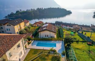 Modern three-bedroom apartment with views of Lake Como, Tremezzo, Lombardy, Italy for 950,000 €
