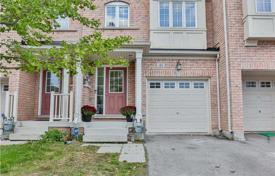 Terraced house – Scarborough, Toronto, Ontario,  Canada for C$1,046,000