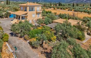 Furnished three-level villa with a large plot in Peloponnese, Greece for 420,000 €