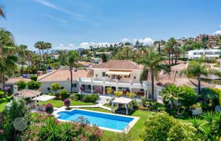 6-bedroom villa 890 m² in Marbella for 6,400,000 €