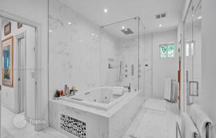 5-bedroom house 599 m² in Miami for $3,999,000