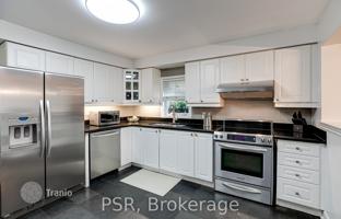 10-bedroom house in Old Toronto for C$1,683,000