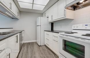 4-bedroom apartment in Harbour Square for C$1,102,000