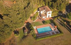 Two villas with pools and landscaped gardens, Riparbella, Tuscany, Italy for 1,290,000 €