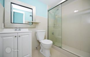 2-bedroom apartments in condo 63 m² in Miami Beach for $550,000