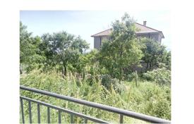 Two-storey house in the village of Kosharitsa, 197 m² RZP and 370 m² yard, 129,500 euros for 128,000 €