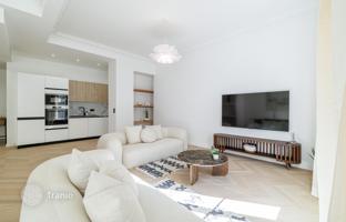 Furnished sunny apartment in Carré d'Or district, Nice, France for 995,000 €