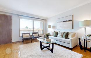 9-bedroom townhouse in North York for 786,000 €