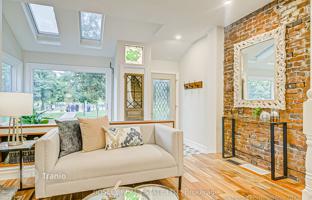 8-bedroom townhouse in Old Toronto for C$1,522,000