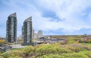 5-bedroom apartment in Etobicoke for C$895,000