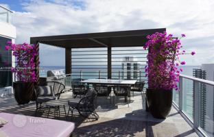 2-bedroom apartments in condo 101 m² in South Ocean Drive for $1,278,000