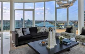 Apartment with a view of the Thames in an exclusive residence with a riverwalk, a gym and a parking, in a luxury area, London for £1,100,000