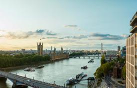 New residential complex with a fitness center, a cinema and picturesque views, London, UK for From £2,893,000