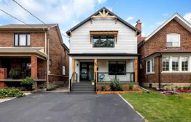 Townhome – Etobicoke, Toronto, Ontario,  Canada for C$1,273,000