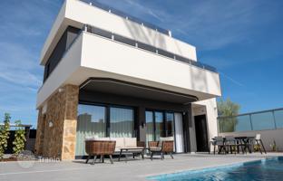 3-bedroom villa 200 m² in Ciudad Quesada for 588,000 €