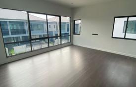 4 bed House in Setthasiri Krungthep Kreetha 2 Huamak Sub District for $959,000