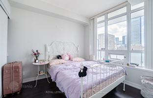 5-bedroom apartment in Church Street for C$887,000