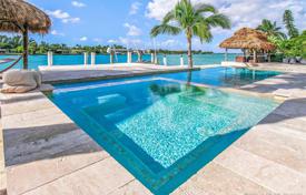 Spacious villa with a pool, a garden, a terrace and views of the bay, Miami Beach, USA for $3,850,000