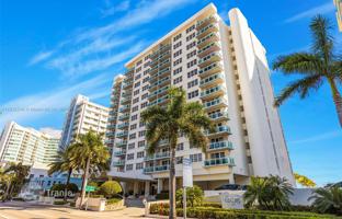 1-bedroom apartments in condo 88 m² in Collins Avenue for $699,000
